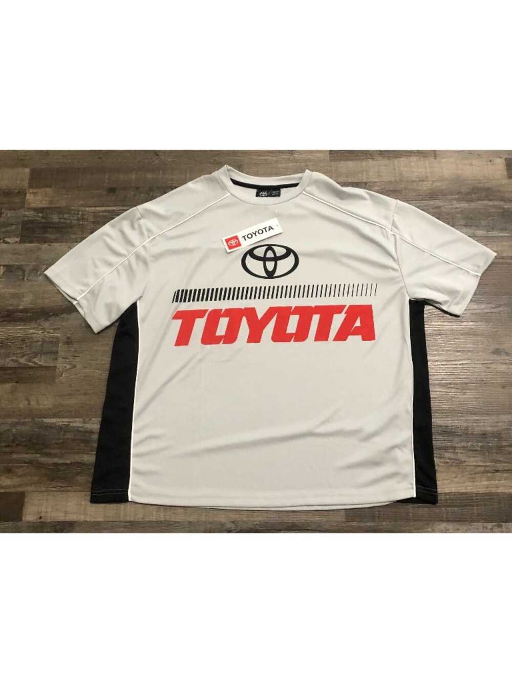 Toyota Official Licensed Mens Medium Gray Short Sleeve Athletic T Shirt New Tags